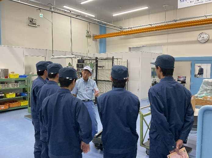 Plant tours for local organisations and junior-high / high-school students 1